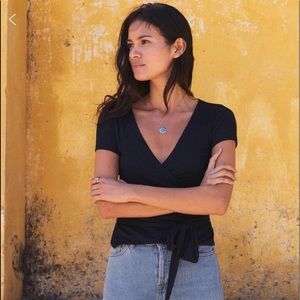 Sezane blue cache-coeur